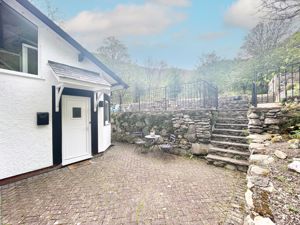 Photo 28- click for photo gallery